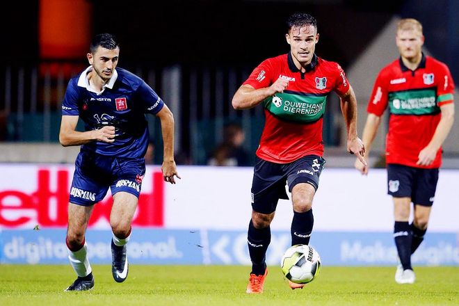 年轻才俊 年轻才俊