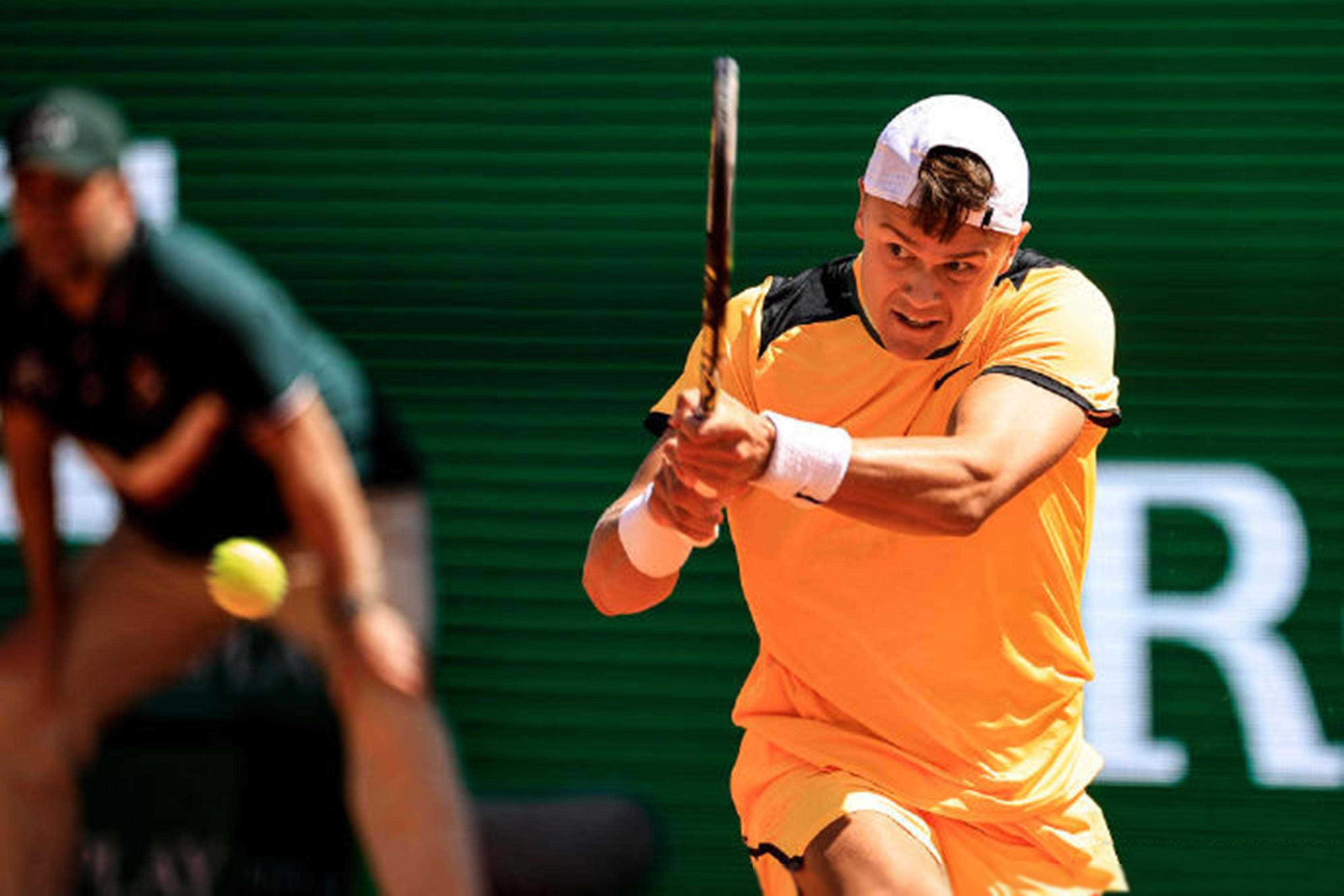 男子举重全锦赛：潘云华刷新全国青年纪录.