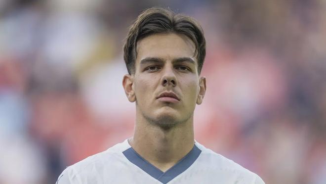 热情使他希 热情使他希